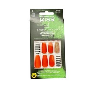 KISS Special Design Halloween Glow in the Dark Press on Nails 85830 HSD03X